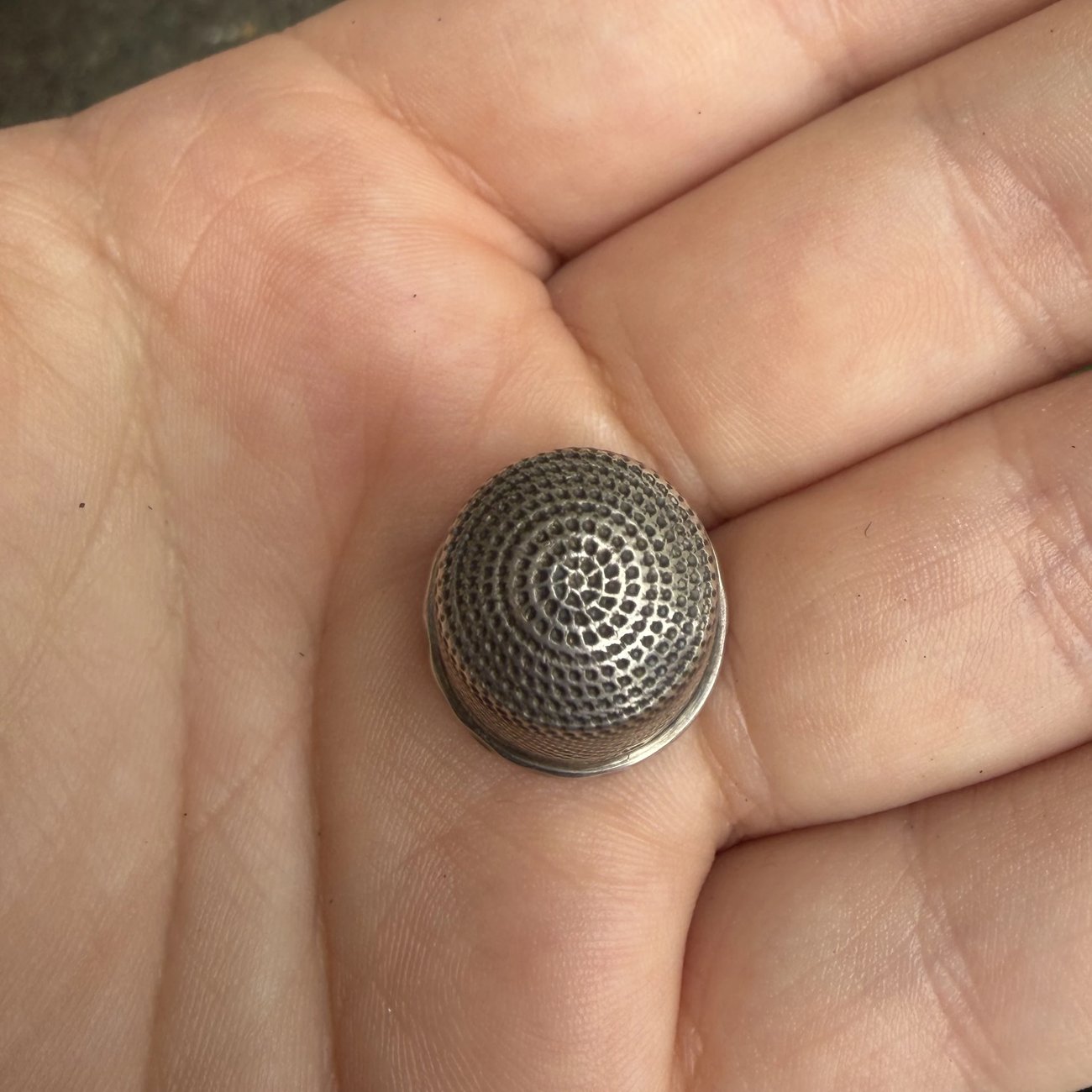 Antique Edwardian Sterling Silver Thimble 1904 Hallmarked James Swann Size 8 - 2