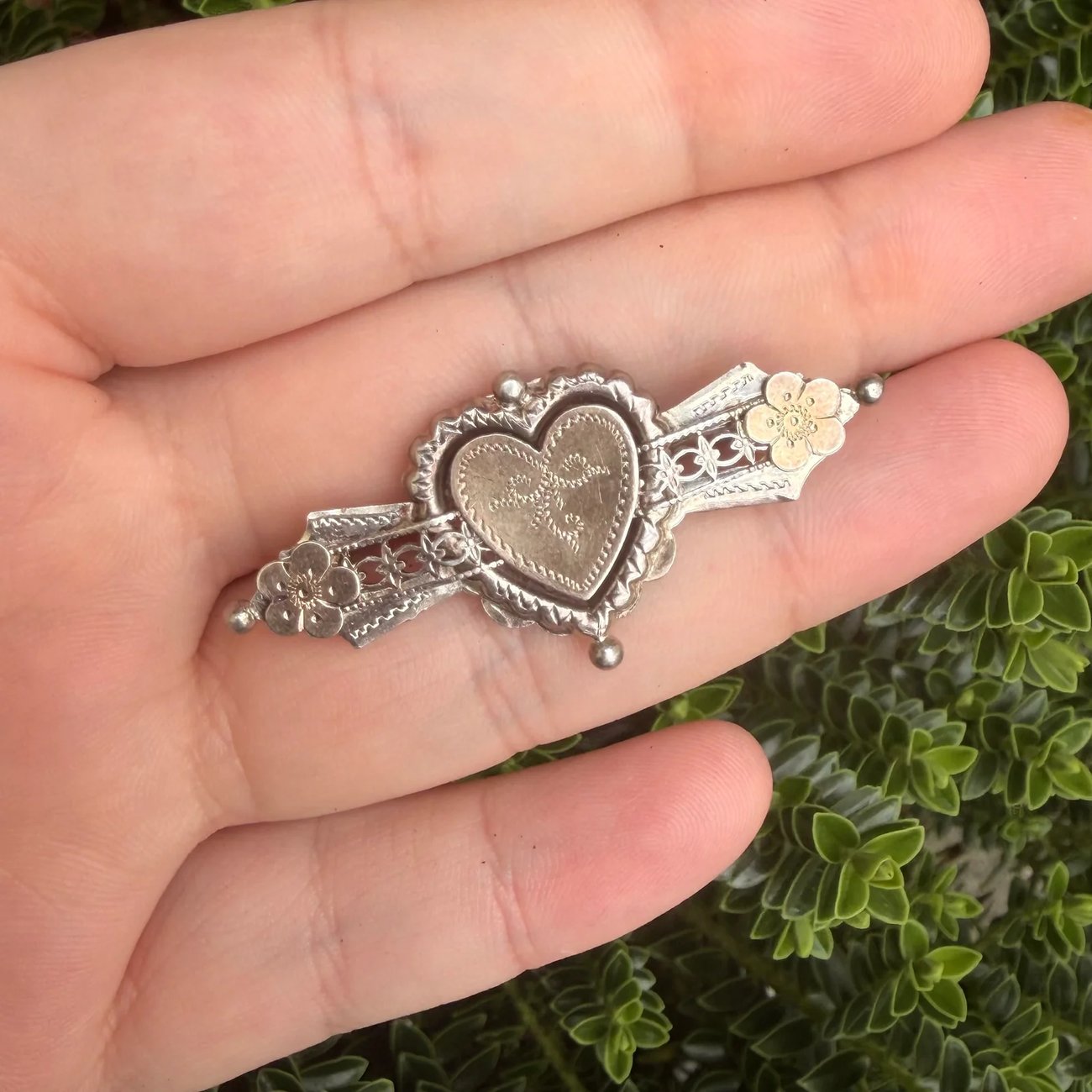 Antique Sterling Silver Heart Brooch Chester Gold Plated Forget Me Not Bar Pin - 2