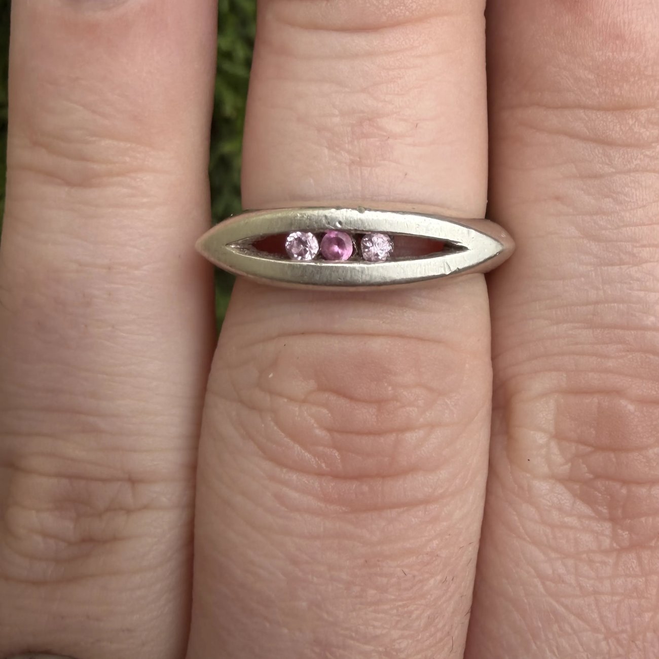 Vintage Sterling Silver Pink Channel Three Stone Ring - 2