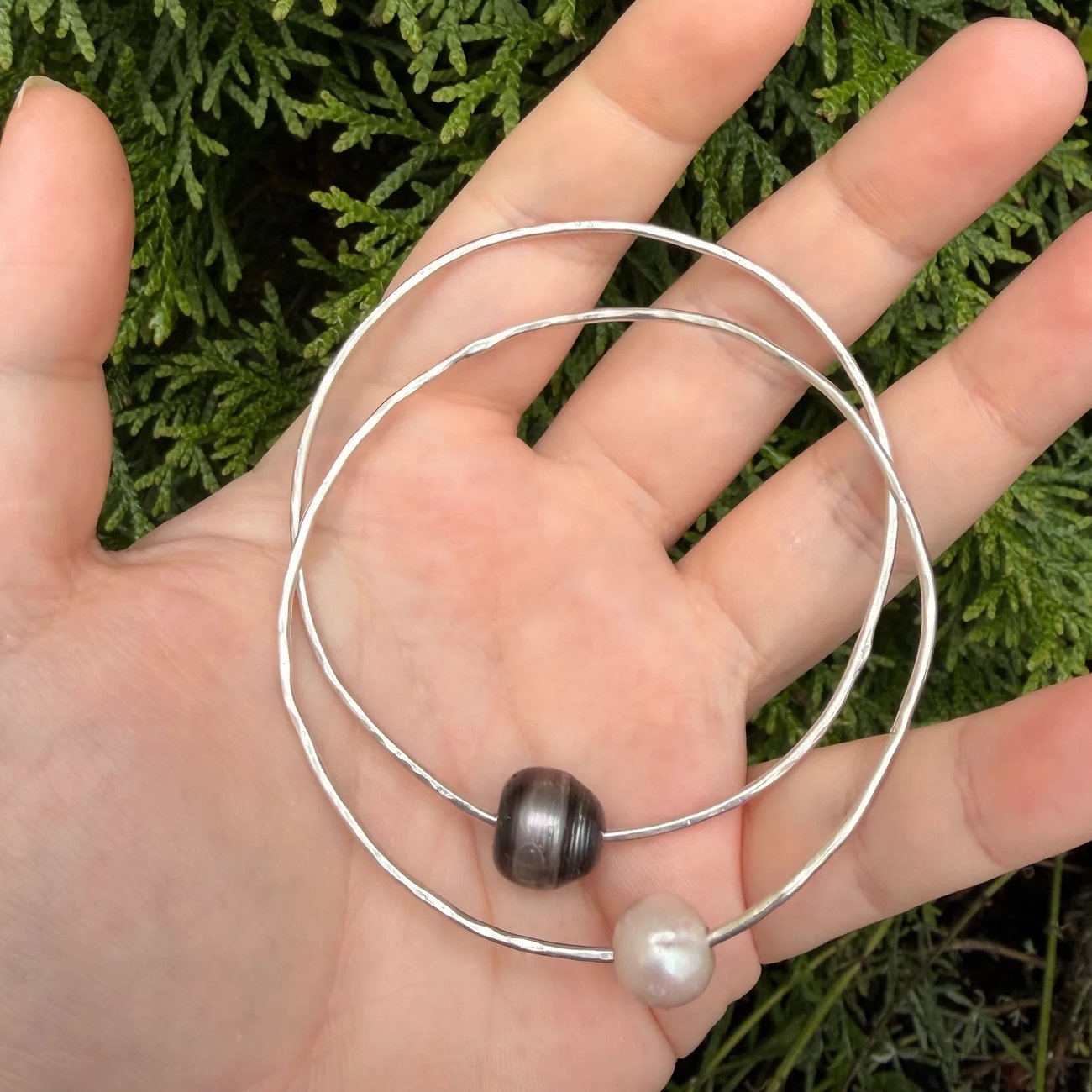 Silver Bangle Bracelet Pearl Twin Hammered Wire Stacking Cuff Peacock - 2