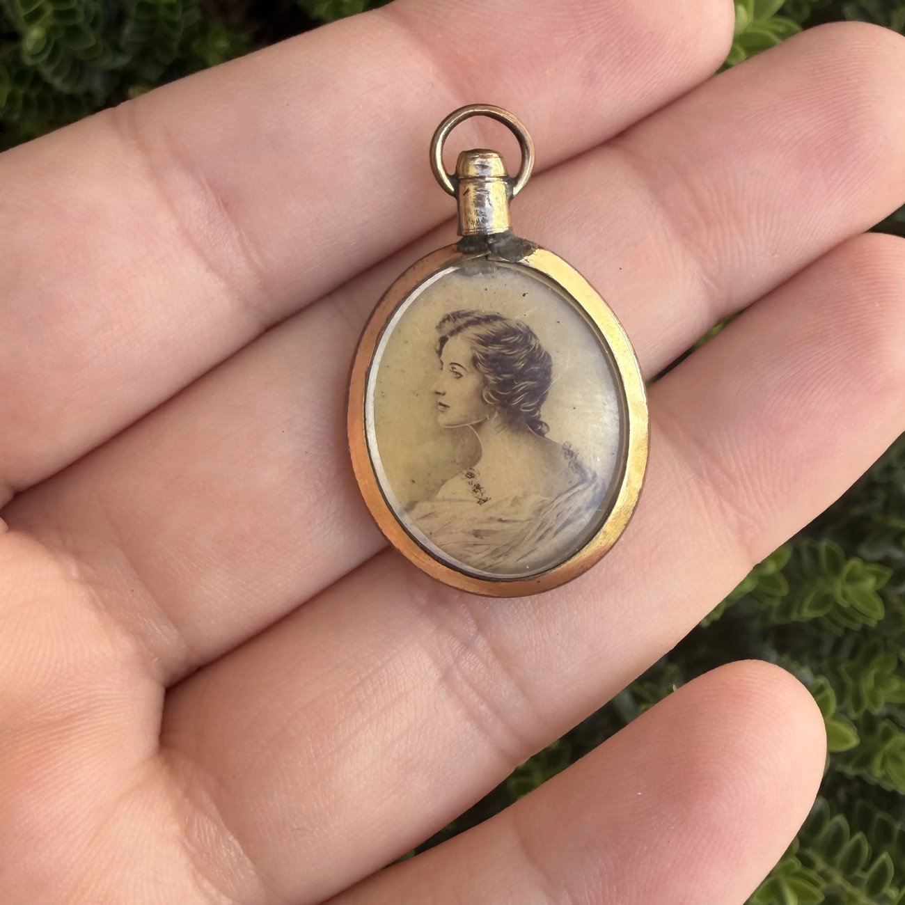Antique Edwardian Rolled Gold Glass Photo Locket Pendant - 2