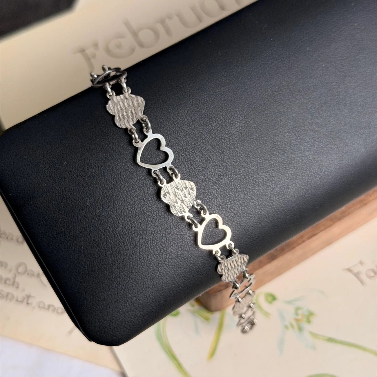 Vintage Sterling Silver Open Heart Diamond Cut Panel Bracelet Cute