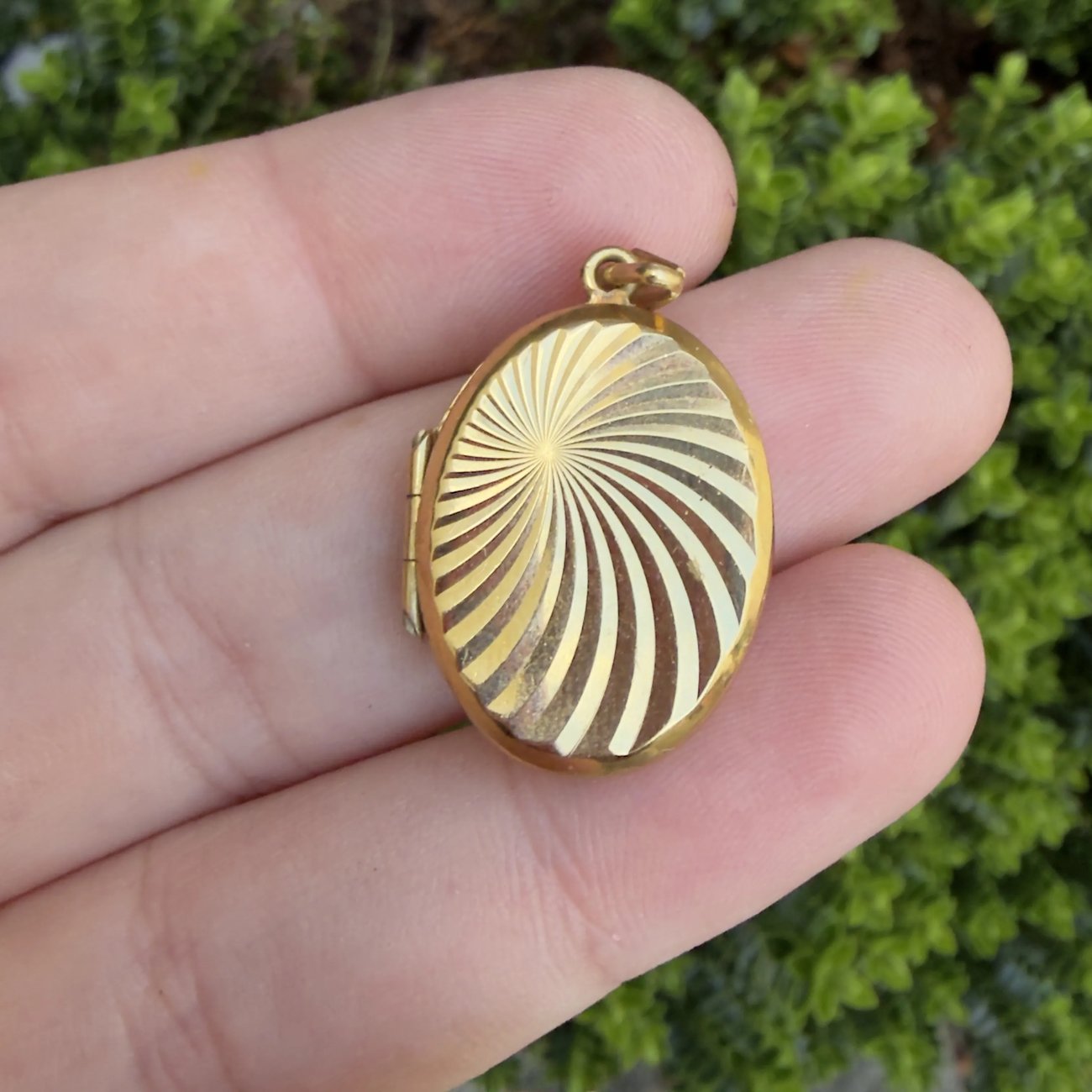 Vintage 9ct Rolled Gold Oval Locket Double Photo Pendant