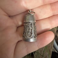 Antique Georgian Silver Filigree Thimble Pendant c1800 Sewing Etui Necessaire Vacant Cartouche - 3