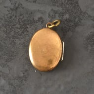 Antique Victorian Gilt Brass Locket Engraved Scrollwork Photo Pendant Oval - 3