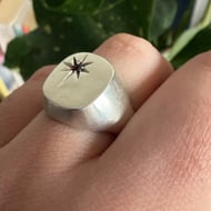 Vintage Sterling Silver Garnet Star Set Signet Ring Red Stone Chunky Unisex - 4