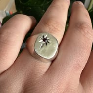 Vintage Sterling Silver Garnet Star Set Signet Ring Red Stone Chunky Unisex - 3