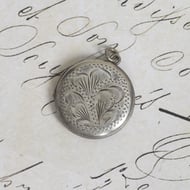 Vintage Sterling Silver Locket Round Engraved Thistle Scottish Photo Pendant Charm - 3