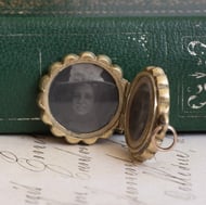 Antique Edwardian Rolled Gold Locket Round Engraved Fan Floral Photo Pendant Charm - 3
