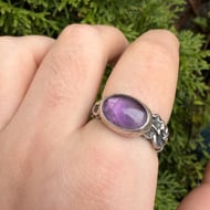 Silver Amethyst Ring Oval Cabochon Purple Stone Floral Shoulders Chunky Band - 2