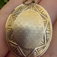 Antique Edwardian Locket 9ct Gold Front and Back Pendant - 10