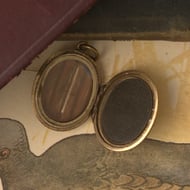 Antique Victorian Rolled Gold Oval Double Photo Locket Glass Pendant - 5