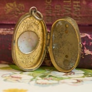 Antique Nacre Pendant Locket Mother of Pearl Victorian Pinchbeck - 3