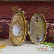 Antique Nacre Pendant Locket Mother of Pearl Victorian Pinchbeck - 6