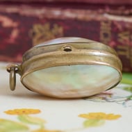 Antique Nacre Pendant Locket Mother of Pearl Victorian Pinchbeck - 7