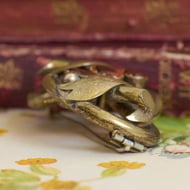 Antique Lovers Knot Victorian Glass Pinchbeck Etched Gold Tone Brooch - 6