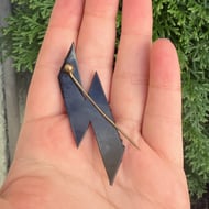 Vintage Plastic Lightning Bolt Paste Brooch Pin - 3