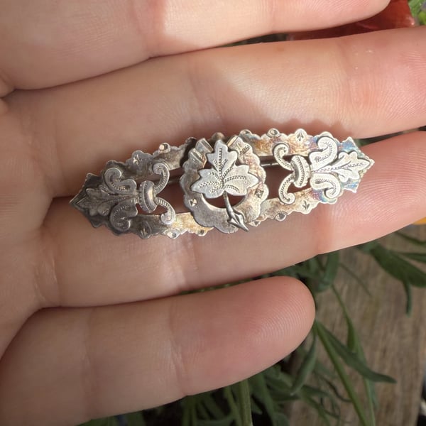 Antique Sterling Silver Brooch Hallmarked Ivy Leaf Scroll Victorian Edwardian - 2