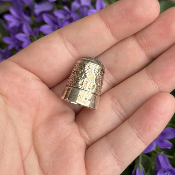 Vintage Sterling Silver Moss Agate Top Thimble 1978 James Swann Son Hallmarked Floral