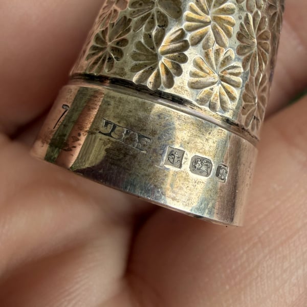 Vintage Sterling Silver Moss Agate Top Thimble 1978 James Swann Son Hallmarked Floral - 2