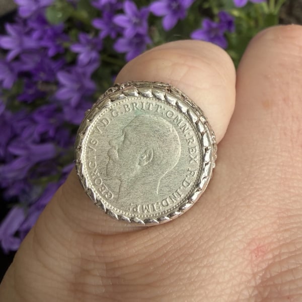 Vintage Silver George V Threepence Coin Ring 1925 Floral Flower Ring Statement - 2