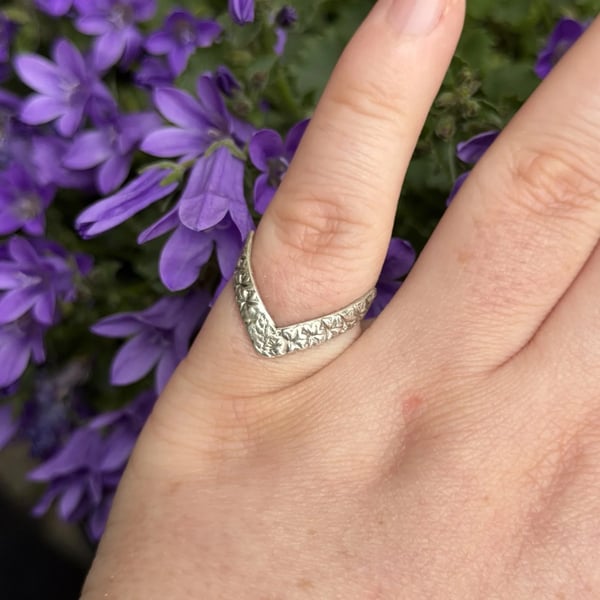 Vintage Sterling Silver Wishbone Ring Floral Engraved Band Lucky Stacking Chevron