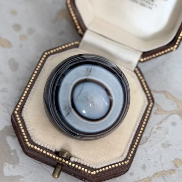 Antique Banded Agate Brooch Victorian Bullseye Eye Cabochon Brown Stone