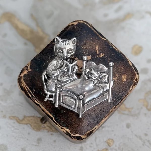 Vintage Sterling Silver Cat Reading a Book Brooch
