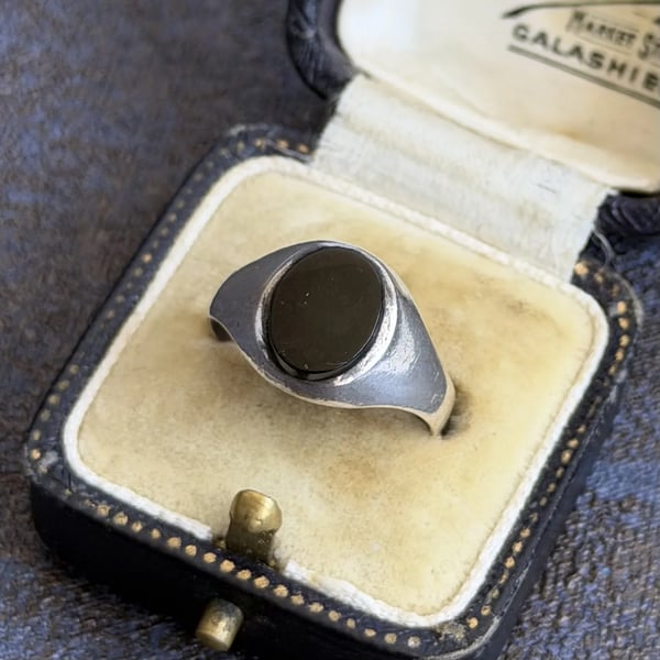 Vintage Silver Signet Ring Plain Oval Onyx Face