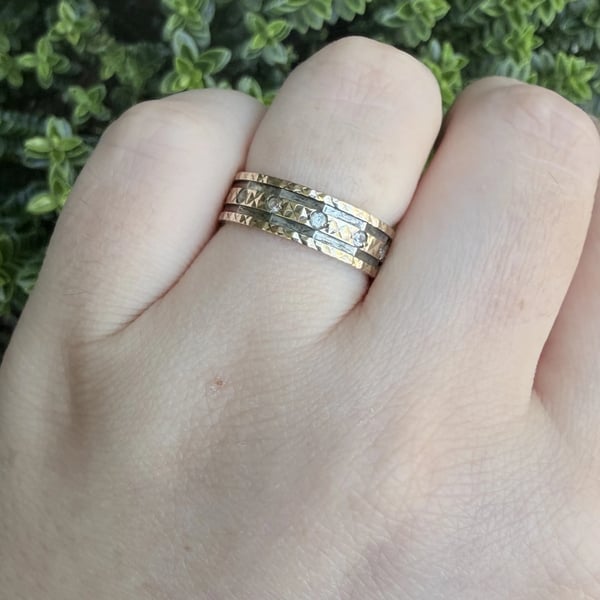 Vintage 9ct Gold and Silver Paste Eternity Band Ring Engraved Wide Stacking - 2
