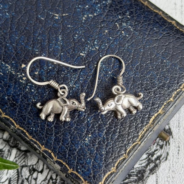 Vintage Sterling Silver Elephant Dangly Earrings Cute