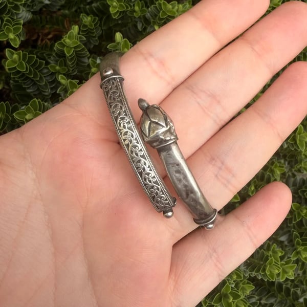 Antique Silver Bangle Bracelet Pierced Scrollwork Panel Open Domed Cuff - 2