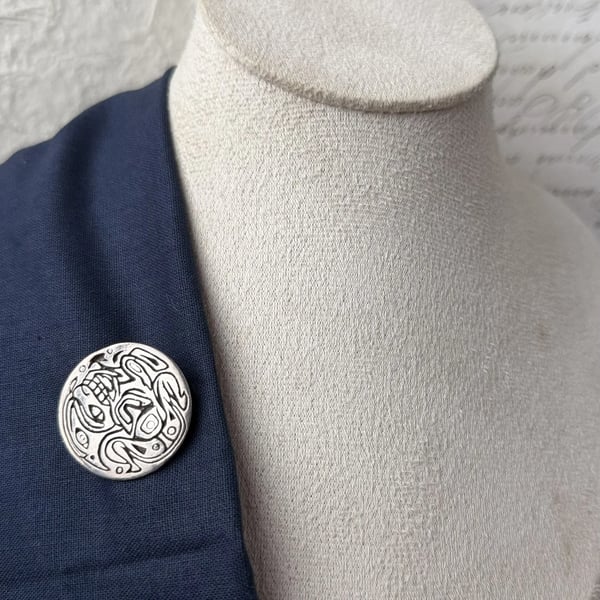 Vintage Sterling Silver Brooch 925 Round Disc Engraved Northern Mythic Formline Pin - 2