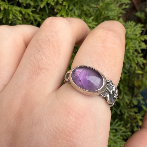 Silver Amethyst Ring Oval Cabochon Purple Stone Floral Shoulders Chunky Band - 2