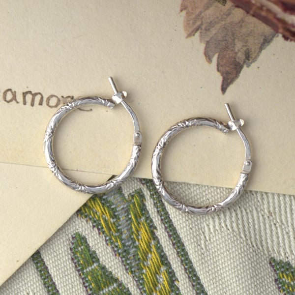 Vintage Sterling Silver Hoop Earrings Etched Italy 925 - 2