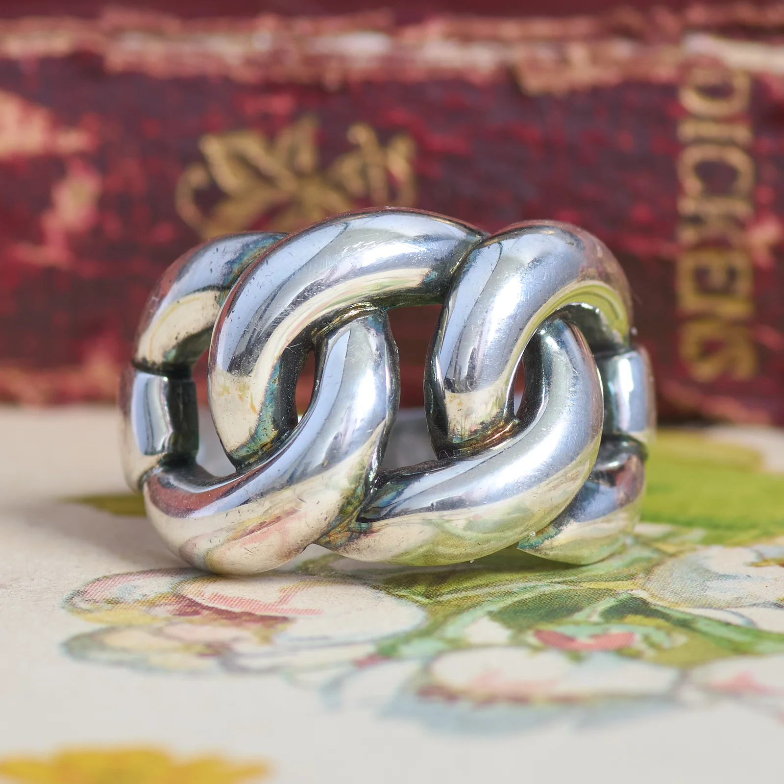 260905-001 — 260905-001-1.webp Sterling Silver Wide Chunky Chain Link Knot Ring