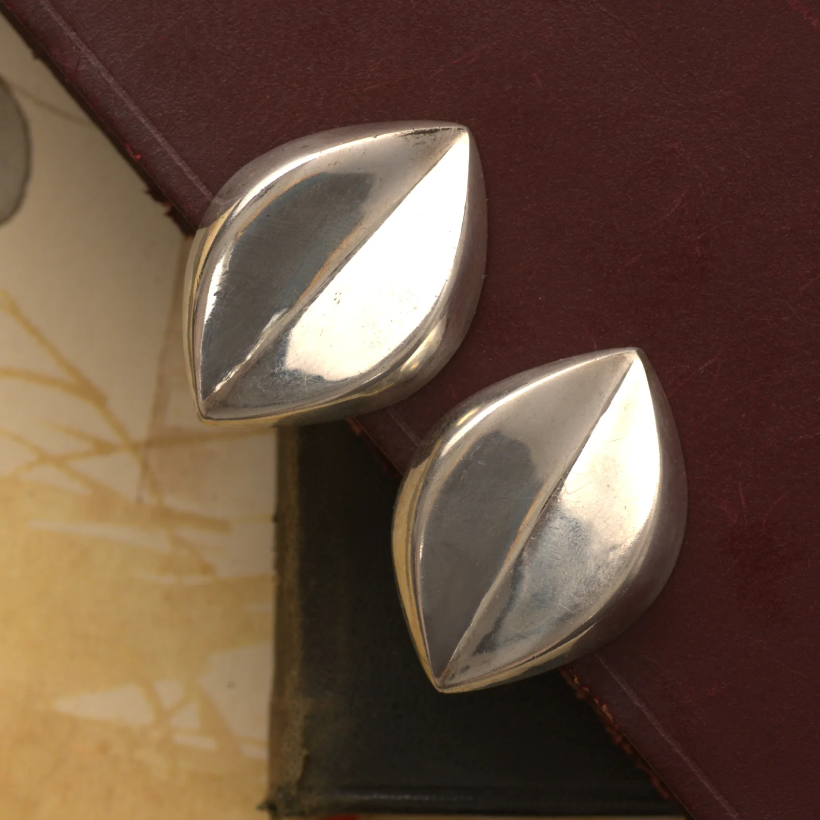 261003A-029 — 261003A-029-1.webp Vintage Sterling Silver Large Heavy Stud Earrings Petal Modernist