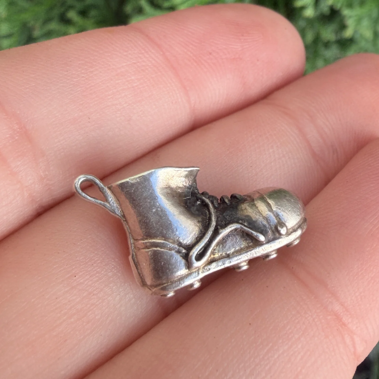 261007B-011 — 261007B-011-4.webp Vintage Silver Trainer Sneaker Shoe Charm Pendant