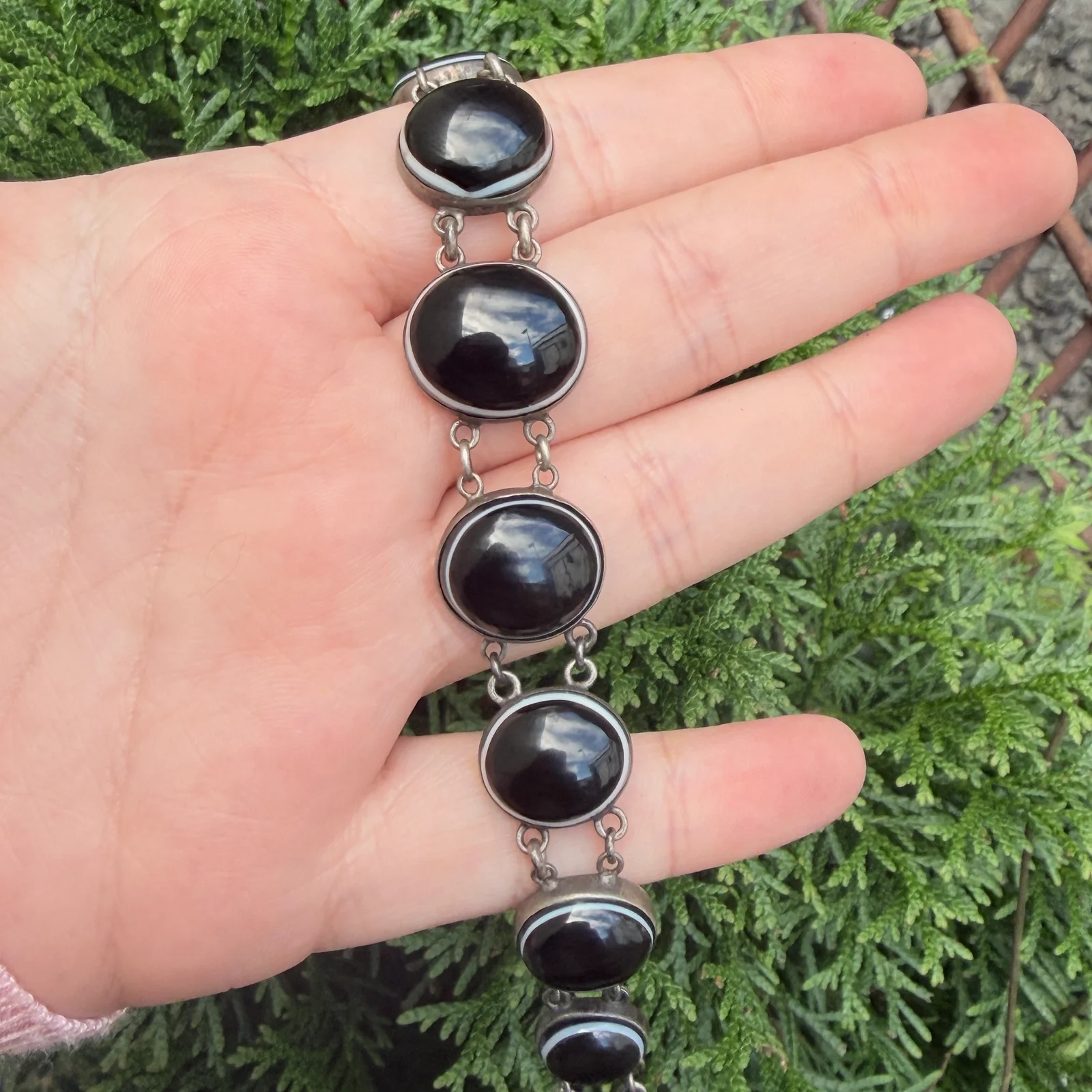 261007C-003 — 261007C-003-2.webp Antique Silver Bullseye Agate Bracelet Graduated Stone Scottish